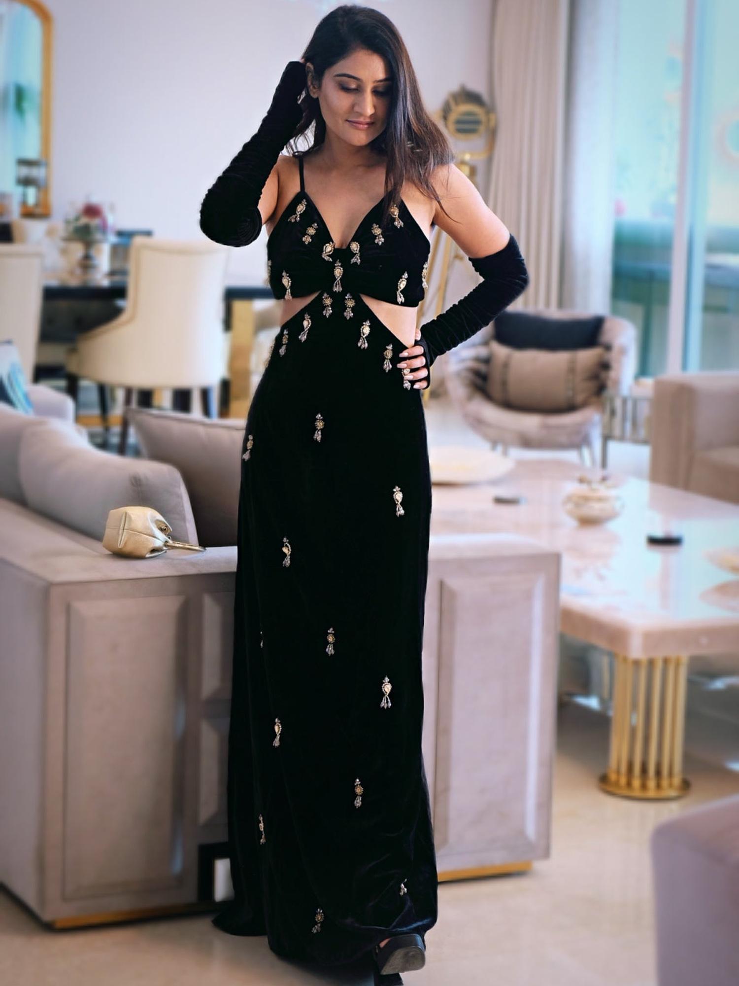 Jewel Velvet Gown - Black