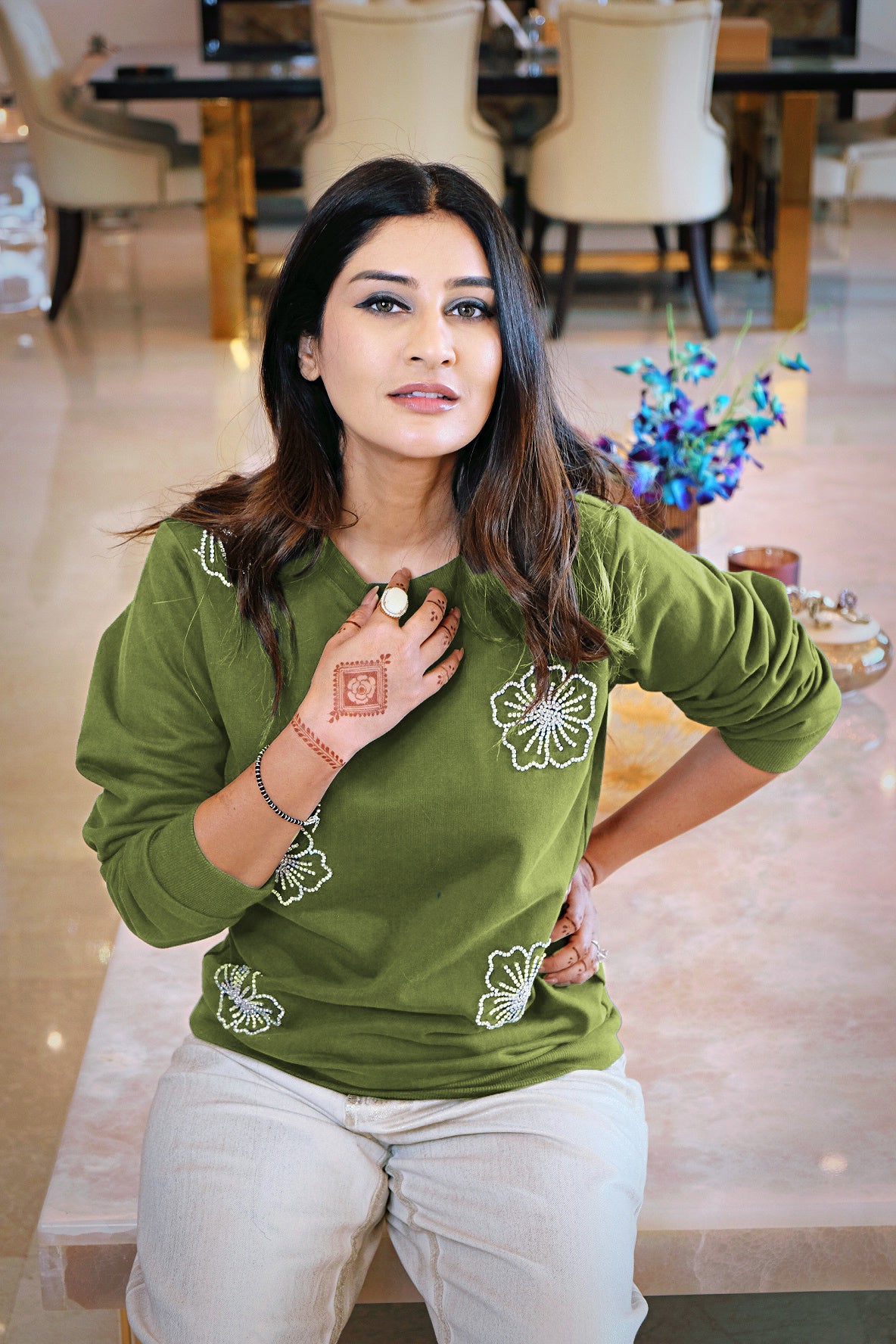 So-Stylish Sarwoski Green Sweatshirt